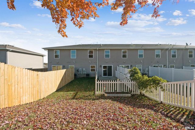 1992 Golden Eagle Drive, Dubuque, IA 52001