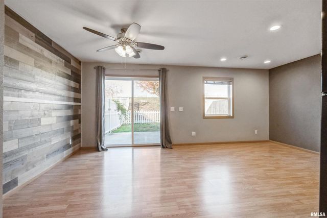 1992 Golden Eagle Drive, Dubuque, IA 52001