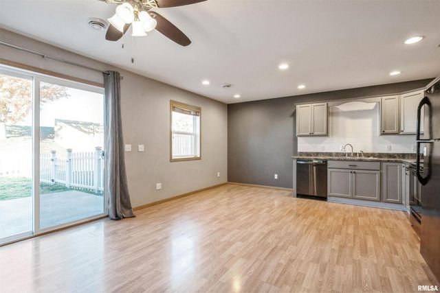 1992 Golden Eagle Drive, Dubuque, IA 52001