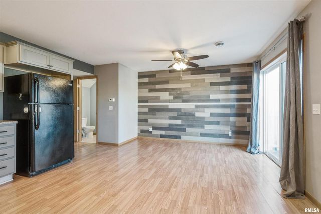 1992 Golden Eagle Drive, Dubuque, IA 52001