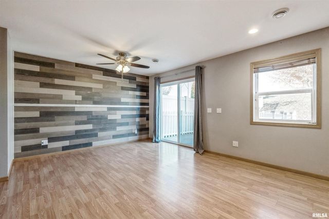 1992 Golden Eagle Drive, Dubuque, IA 52001