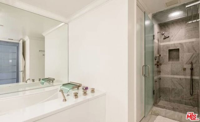 10350 Wilshire Boulevard 404, Los Angeles, CA 90024