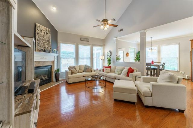 7525 Brookstone Circle, Flowery Branch, GA 30542