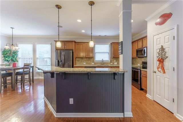 7525 Brookstone Circle, Flowery Branch, GA 30542