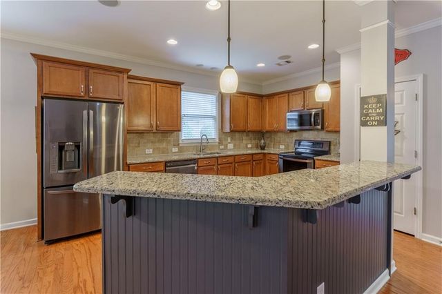 7525 Brookstone Circle, Flowery Branch, GA 30542