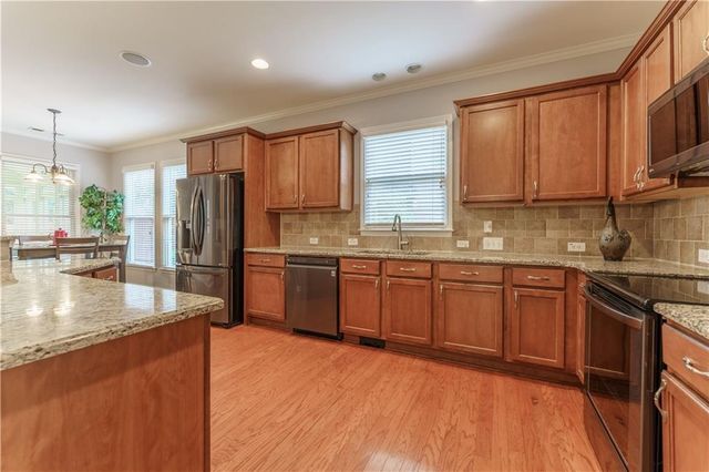 7525 Brookstone Circle, Flowery Branch, GA 30542