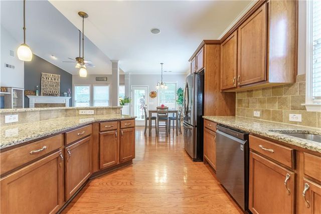 7525 Brookstone Circle, Flowery Branch, GA 30542