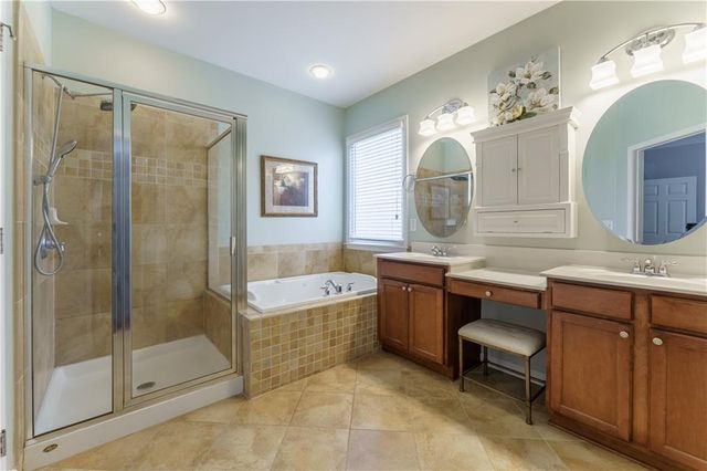 7525 Brookstone Circle, Flowery Branch, GA 30542