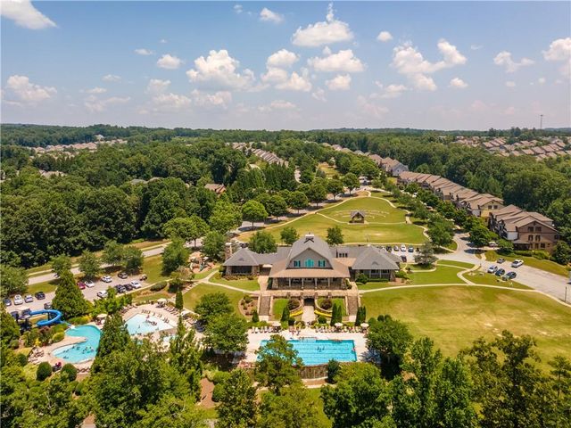 7525 Brookstone Circle, Flowery Branch, GA 30542