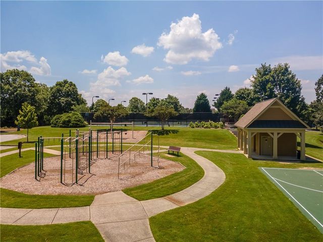 7525 Brookstone Circle, Flowery Branch, GA 30542