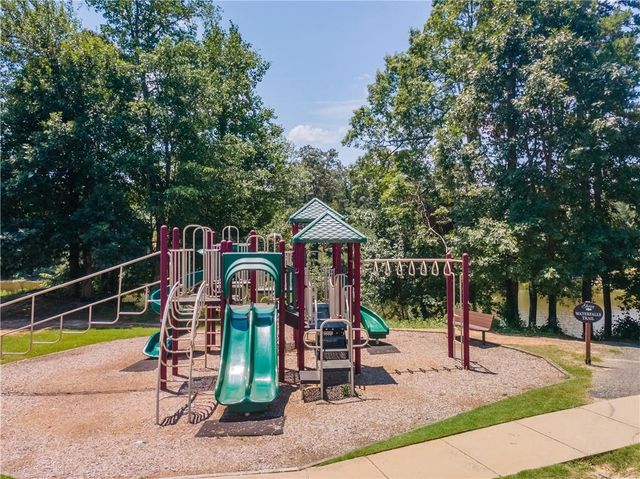 7525 Brookstone Circle, Flowery Branch, GA 30542