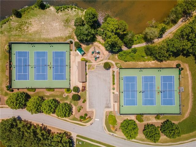 7525 Brookstone Circle, Flowery Branch, GA 30542