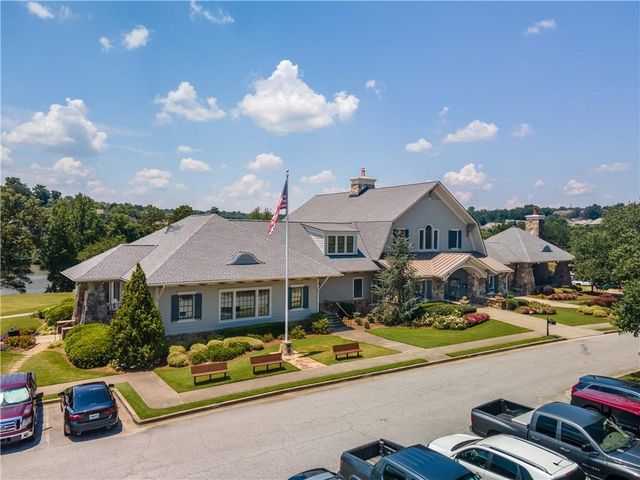 7525 Brookstone Circle, Flowery Branch, GA 30542