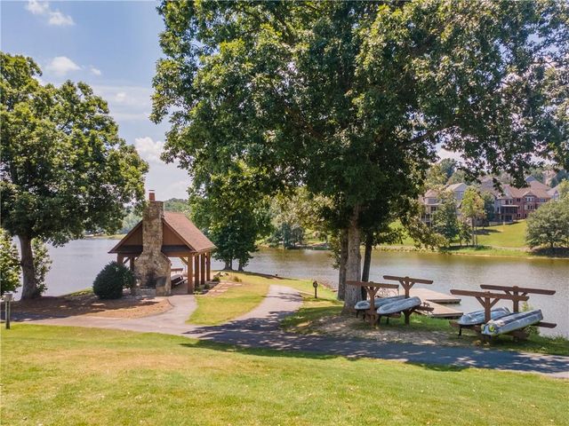 7525 Brookstone Circle, Flowery Branch, GA 30542