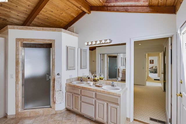 913 Monterey Cir, Monterey, CA 93940