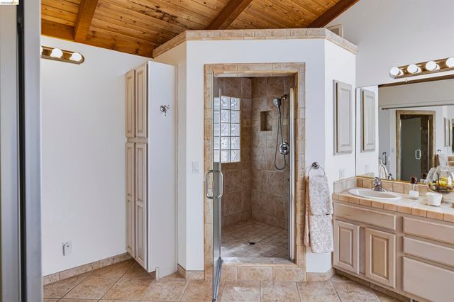 913 Monterey Cir, Monterey, CA 93940