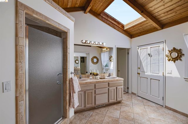 913 Monterey Cir, Monterey, CA 93940