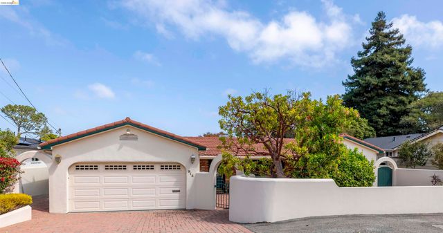 913 Monterey Cir, Monterey, CA 93940