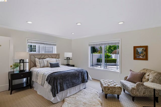 913 Monterey Cir, Monterey, CA 93940