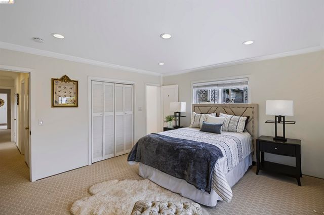 913 Monterey Cir, Monterey, CA 93940