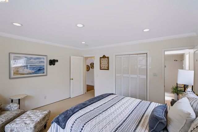 913 Monterey Cir, Monterey, CA 93940