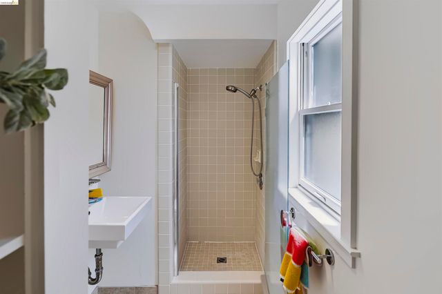 913 Monterey Cir, Monterey, CA 93940