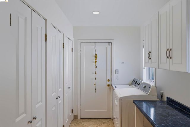913 Monterey Cir, Monterey, CA 93940