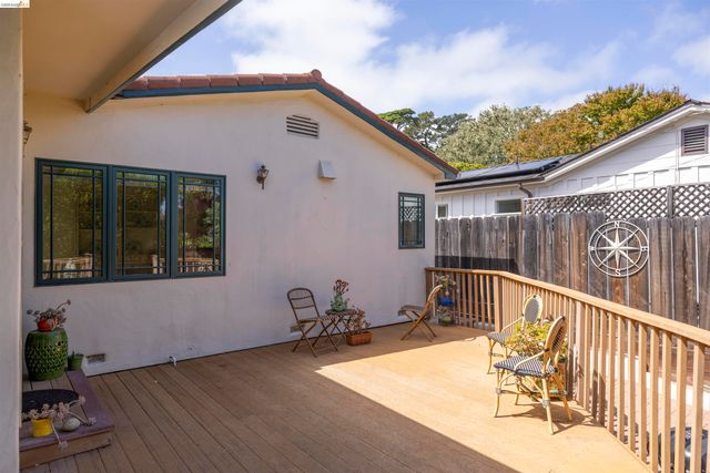 913 Monterey Cir, Monterey, CA 93940