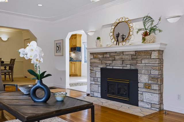913 Monterey Cir, Monterey, CA 93940