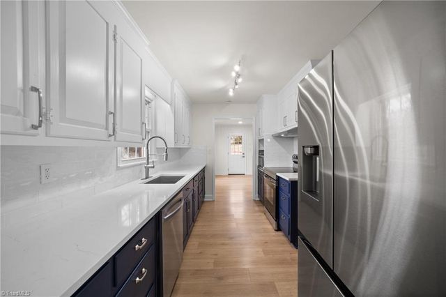 3514 Stimpson Drive, Pfafftown, NC 27040