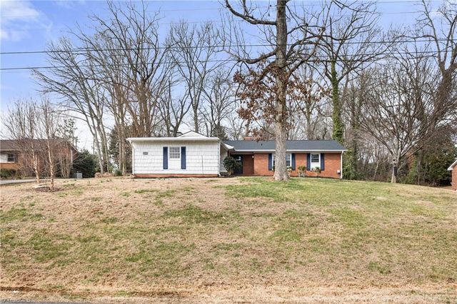 3514 Stimpson Drive, Pfafftown, NC 27040