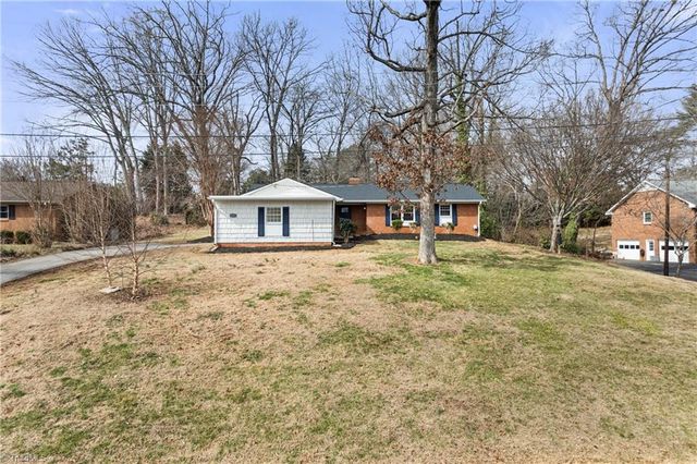 3514 Stimpson Drive, Pfafftown, NC 27040