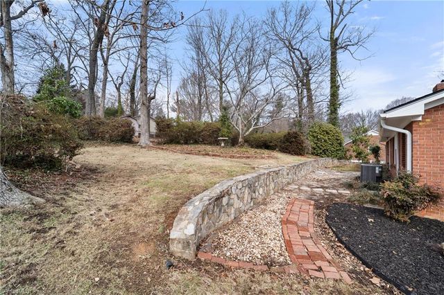 3514 Stimpson Drive, Pfafftown, NC 27040