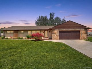 39582 Burton Drive, Novi, MI 48375