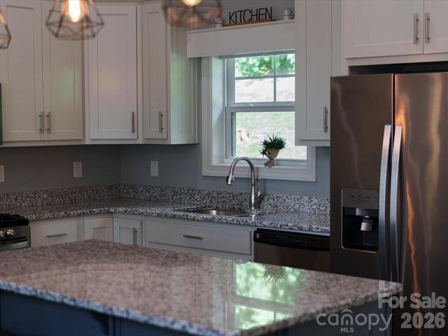 204 Mostert Drive, Asheville, NC 28804