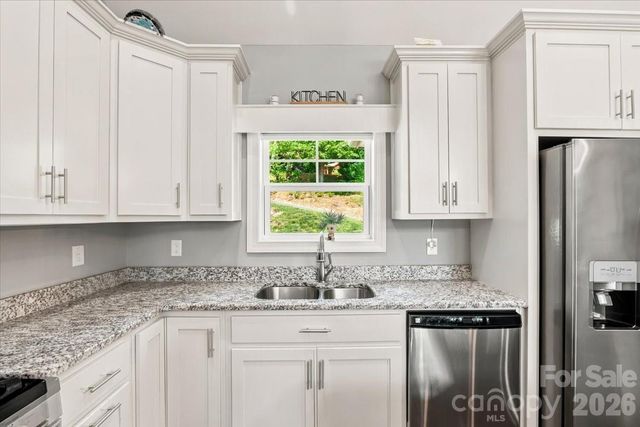 204 Mostert Drive, Asheville, NC 28804