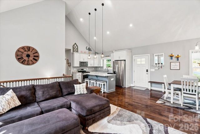 204 Mostert Drive, Asheville, NC 28804