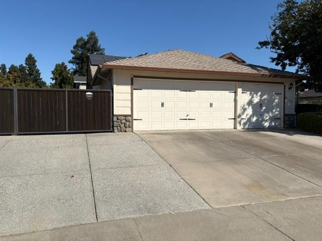 8823 Bradbury Ct, Elk Grove, CA 95624