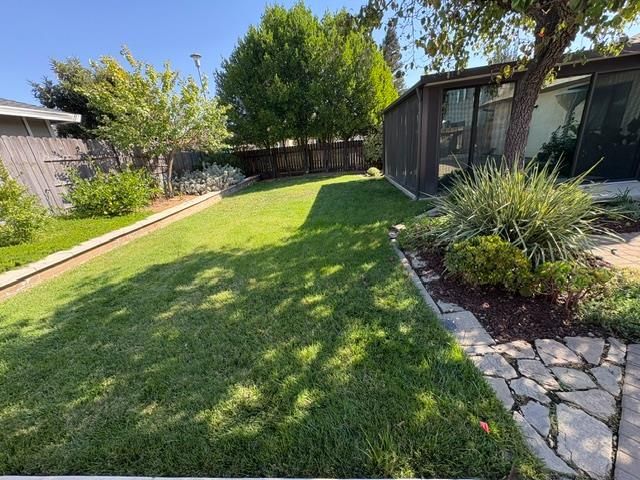 8823 Bradbury Ct, Elk Grove, CA 95624