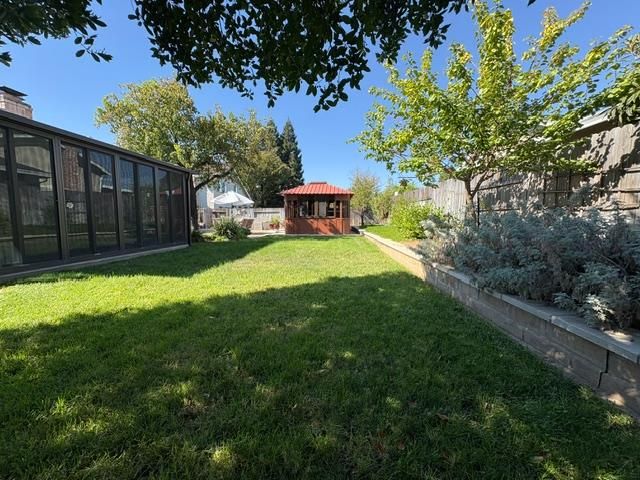 8823 Bradbury Ct, Elk Grove, CA 95624