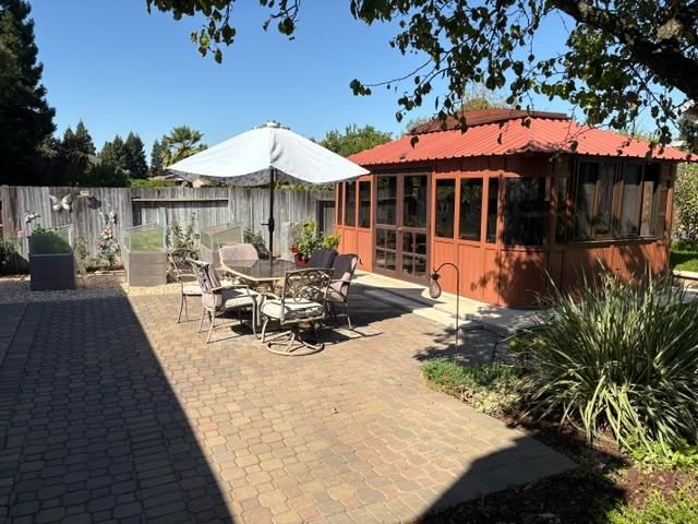 8823 Bradbury Ct, Elk Grove, CA 95624