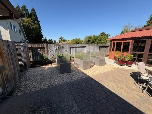 8823 Bradbury Ct, Elk Grove, CA 95624