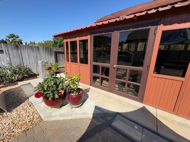 8823 Bradbury Ct, Elk Grove, CA 95624