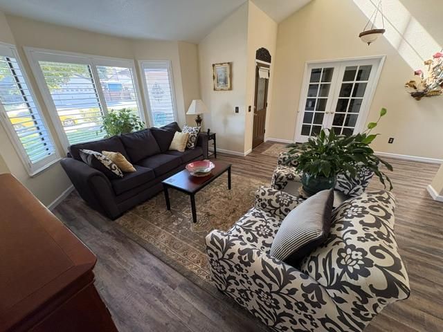 8823 Bradbury Ct, Elk Grove, CA 95624