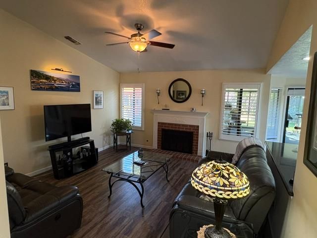 8823 Bradbury Ct, Elk Grove, CA 95624