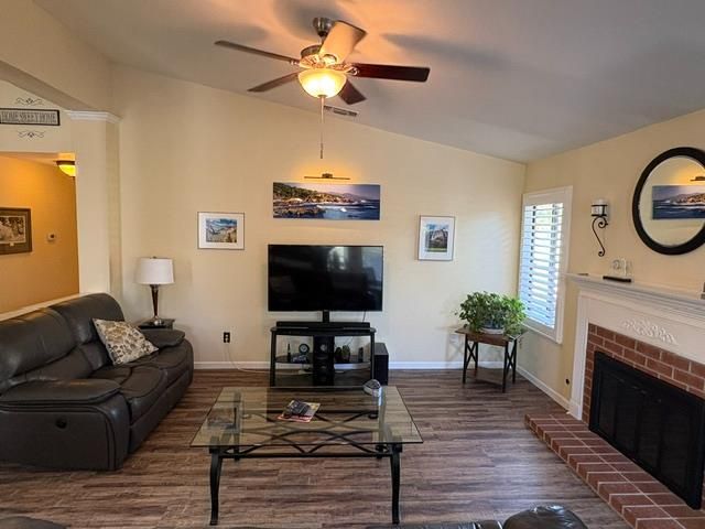 8823 Bradbury Ct, Elk Grove, CA 95624