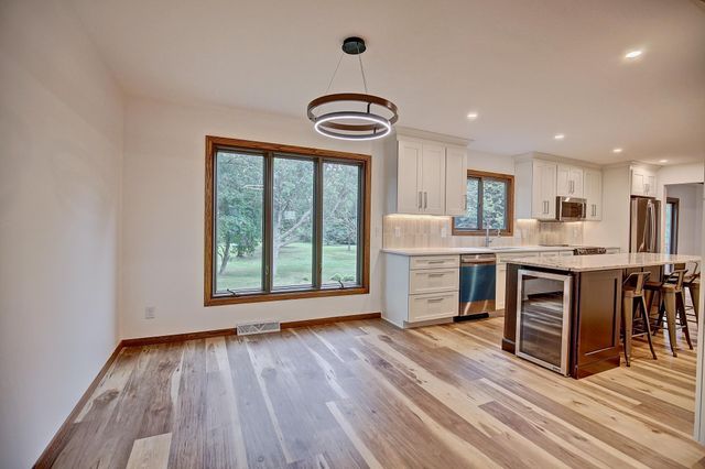 2400 Garland Lane N, Plymouth, MN 55447