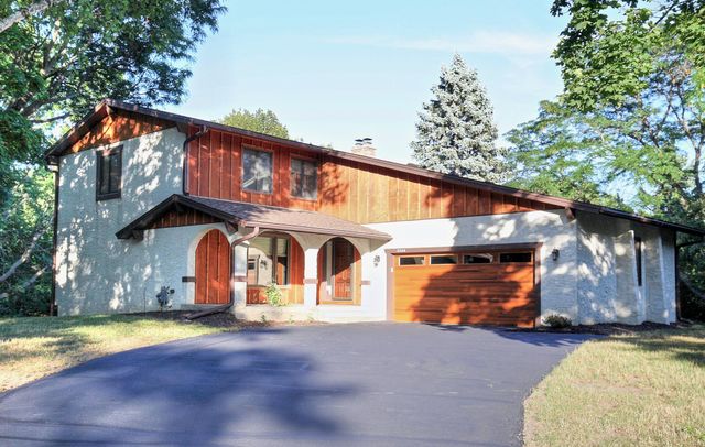 2400 Garland Lane N, Plymouth, MN 55447