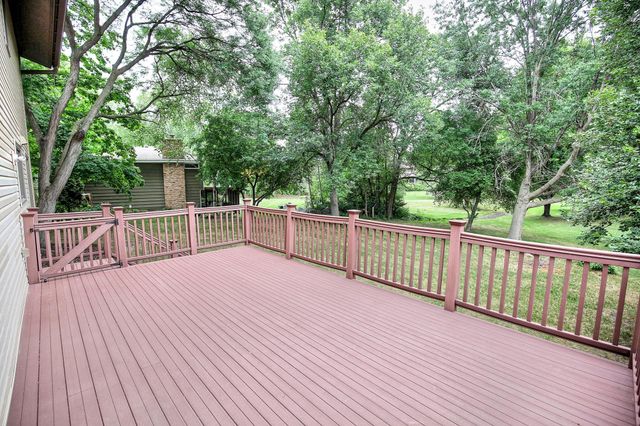 2400 Garland Lane N, Plymouth, MN 55447