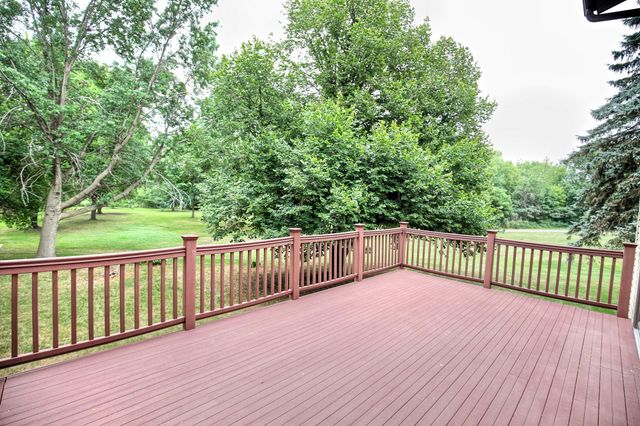 2400 Garland Lane N, Plymouth, MN 55447